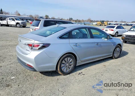 2017 Hyundai Sonata Hybrid z USA, uszkodzony, nr VIN KMHE24L16HA059194